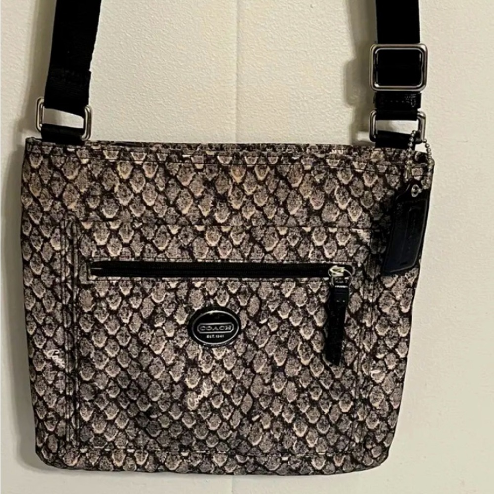 Coach Gray Snake Print Swingpack Crossbody Bag Purse Handbag Adjustable Strap